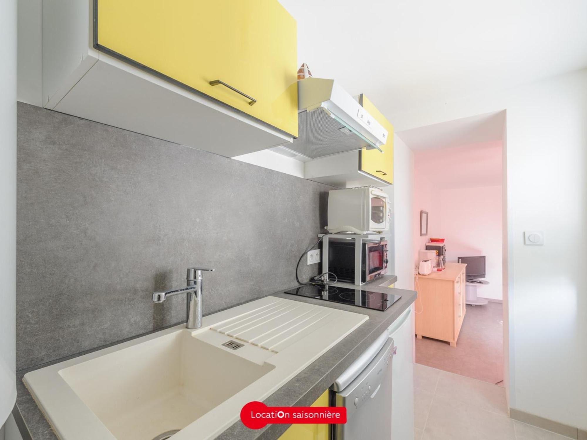Appartement T2 A 50M De La Plage Avec Cour, Wifi Et Equipements Bebe - 4 Pers, Chatelaillon-Plage - Fr-1-535-17 Exterior photo